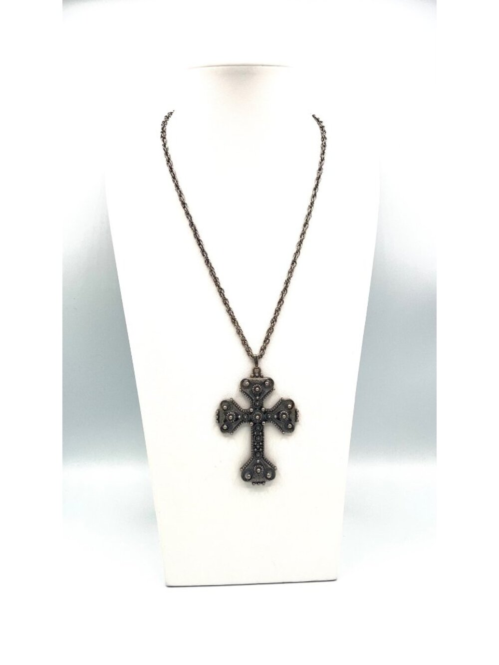 Vintage 1974 Sarah Cov Limited Edition Ornate Cross Pendant Necklace